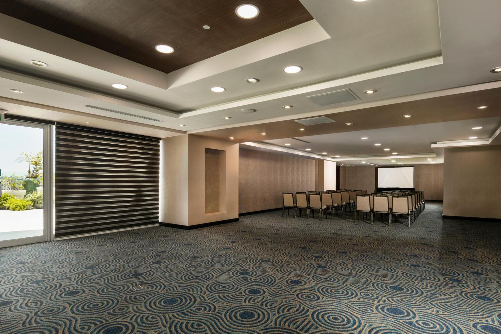 Embassy Suites By Hilton Santo Domingo Exterior photo