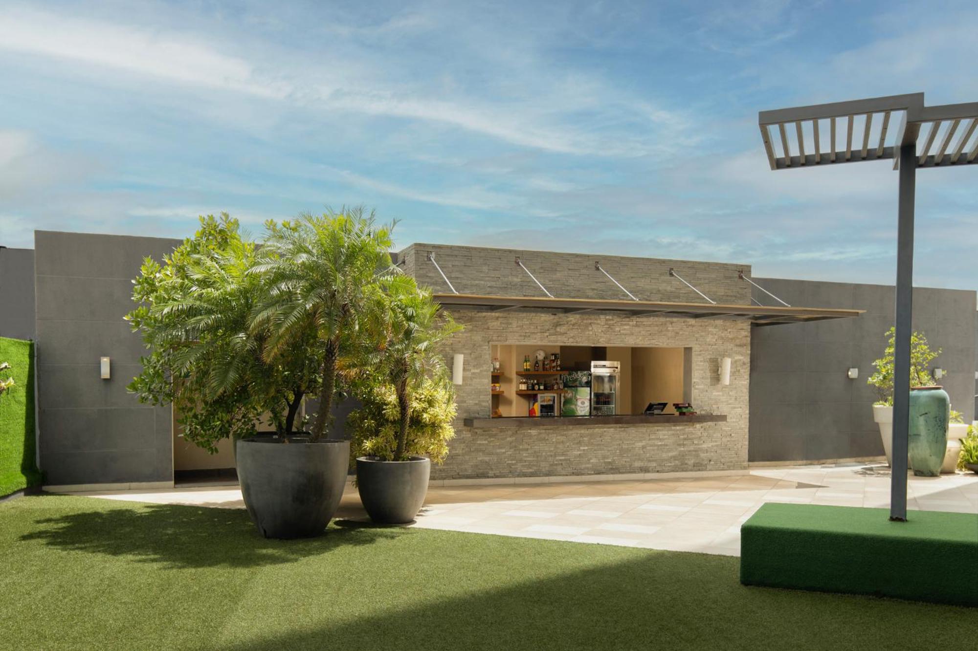 Embassy Suites By Hilton Santo Domingo Exterior photo